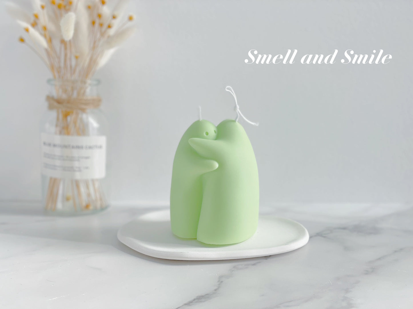 Hugging Candle
