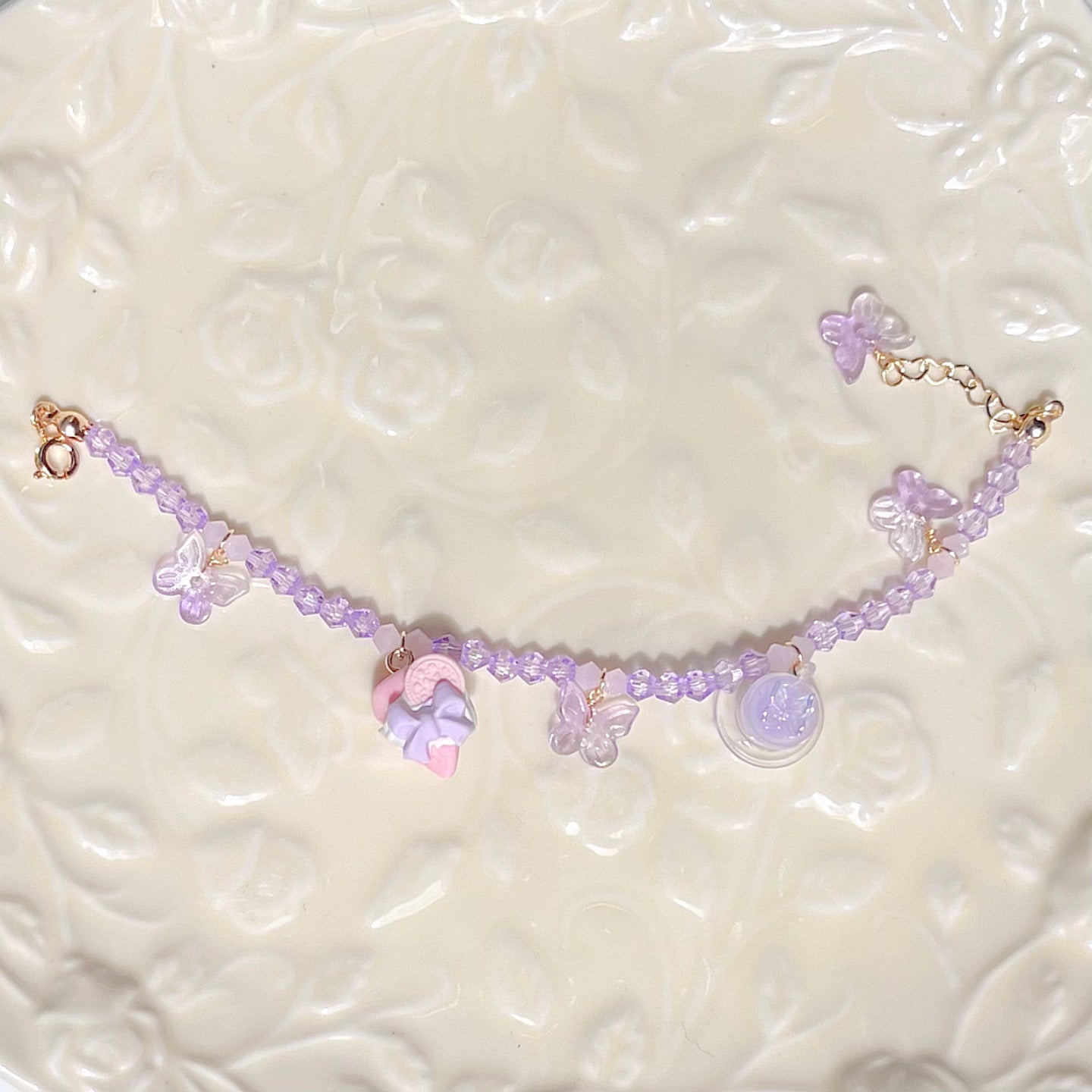 Butterfly’s cake glass beaded bracelet
