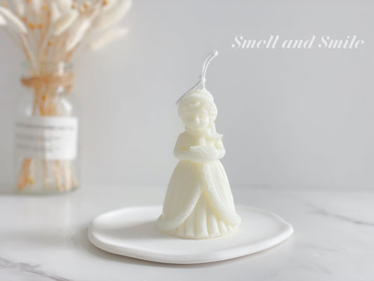 Winter Lady Vintage Sculpture Candle